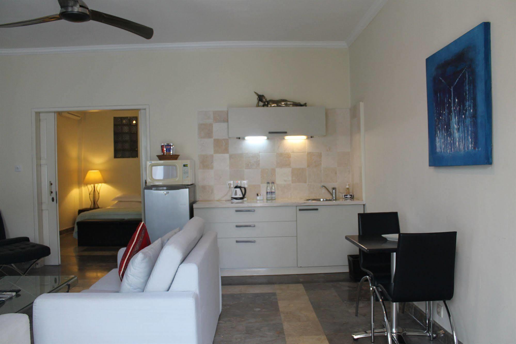 Bali Court Hotel & Apartment Легиан Екстериор снимка