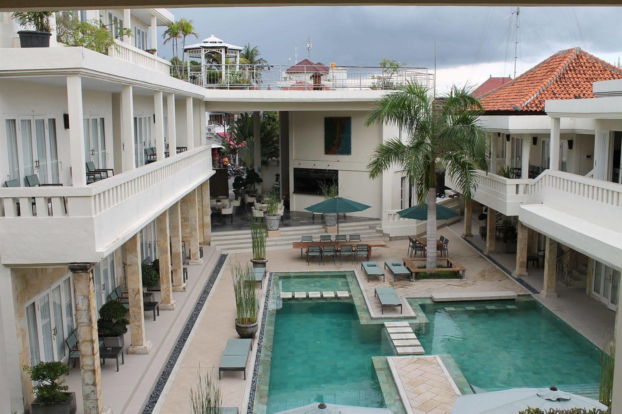 Bali Court Hotel & Apartment Легиан Екстериор снимка